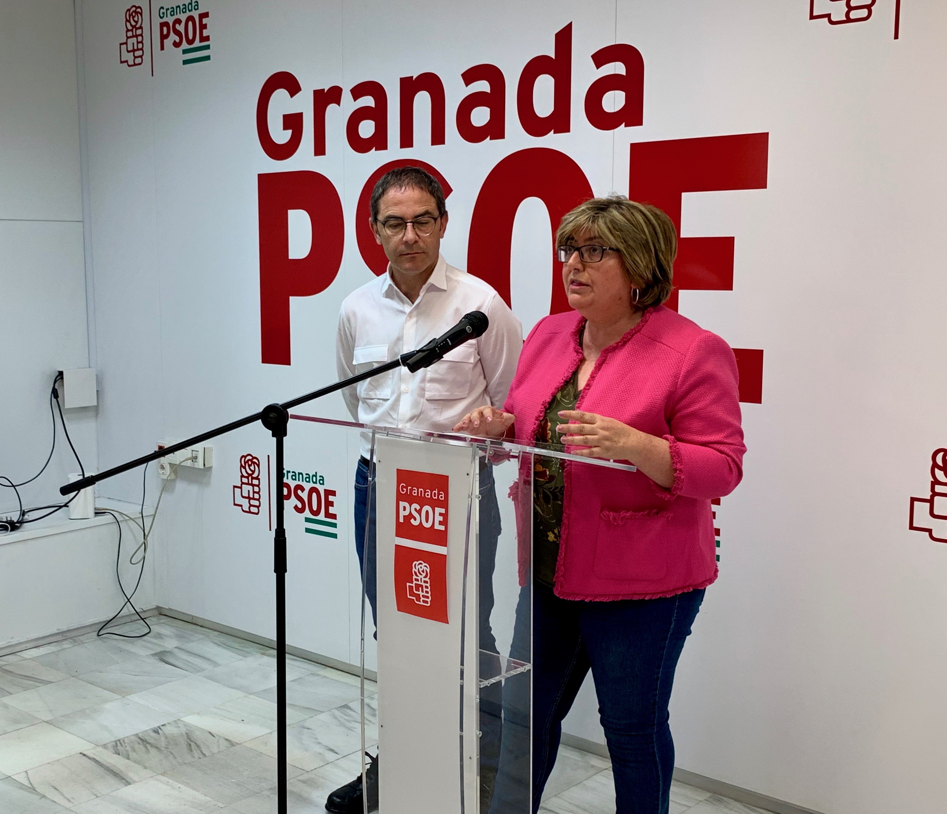 El PSOE ENTREGA A TODOS LOS PARTIDOS, EXCEPTO VOX, UN DOCUMENTO CON 11 PUNTOS PARA UN GOBIERNO ESTABLE PARA GRANADA