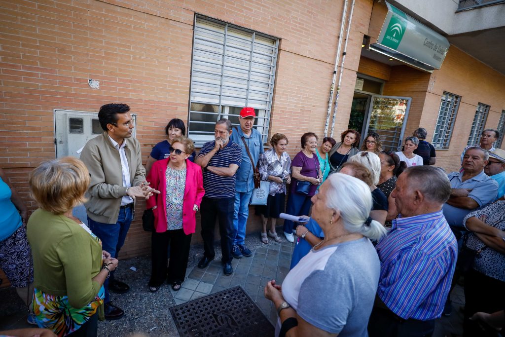 EL PSOE se suma a la campaña vecinal contra el cierre del centro de Salud de Mirasierra ante la inquietud de los vecinos centro_mirasierra_013-1024x683