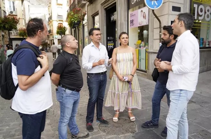 PSOE reclama al Ayuntamiento de Granada que mantenga el recurso contra la Zona de Gran Afluencia Turística Reunion-con-sindicatos-de-comercio