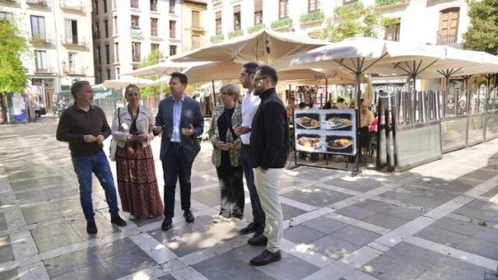 El PSOE pide al Ayuntamiento de Granada que retome el Plan de Ocupación de la Vía Pública concejales-socialistas-en-bibrrambla-560x315
