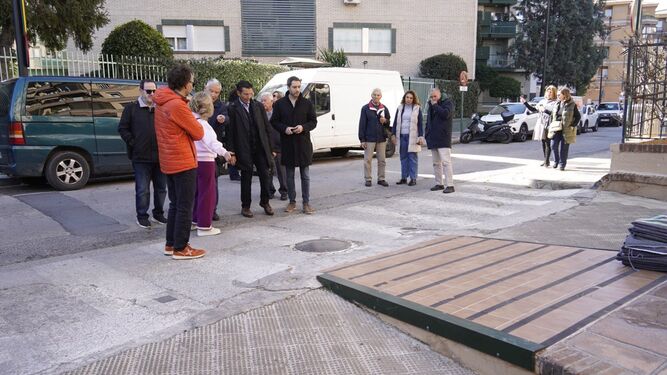 El PSOE de Granada exige la apertura de las pistas deportivas del Parque de las Infantas y el asfaltado de Andrea Navagiero